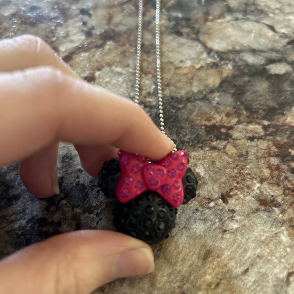 Minnie Mouse Necklace - Picture 2 of 2